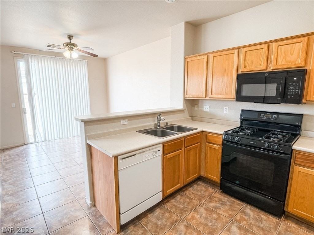 228 Positive Point St - Photo 5 of 27
