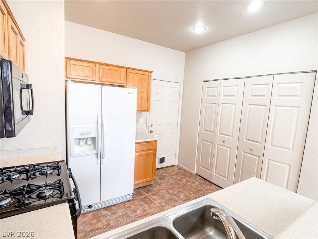 228 Positive Point St - Photo 6 of 27