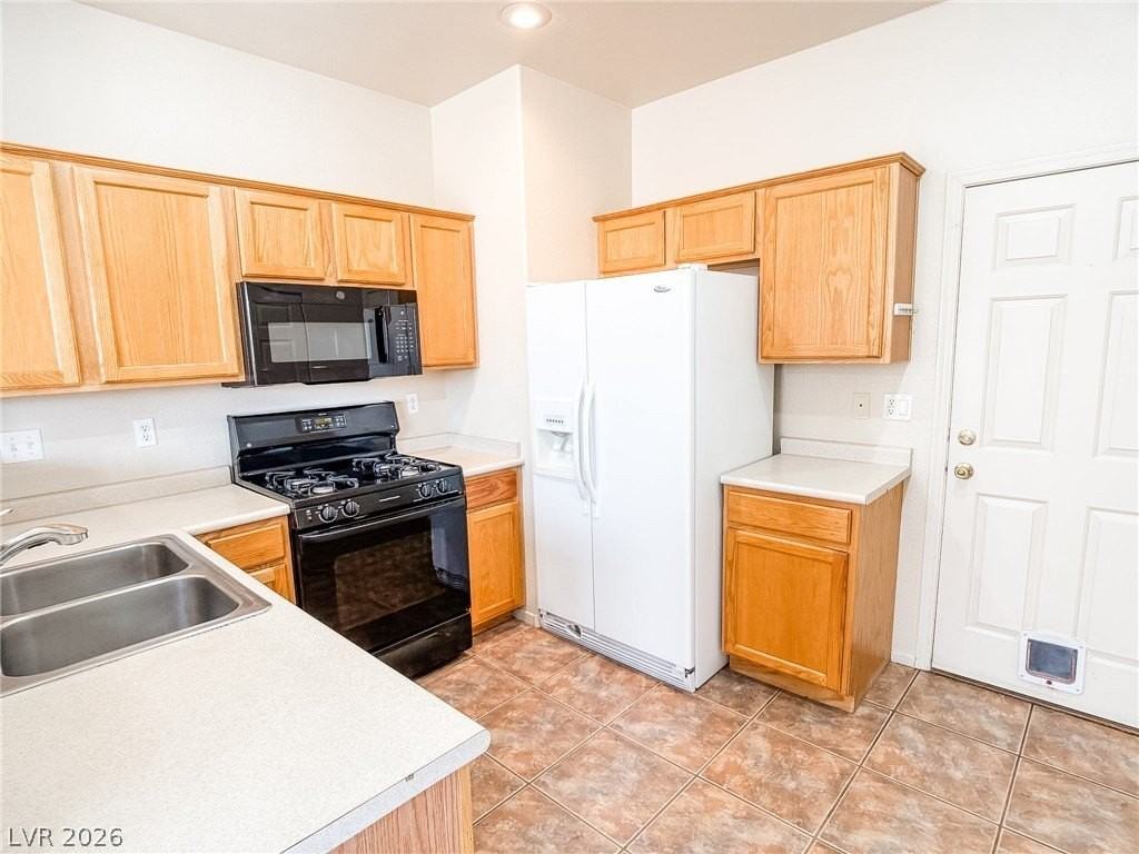 228 Positive Point St - Photo 7 of 27