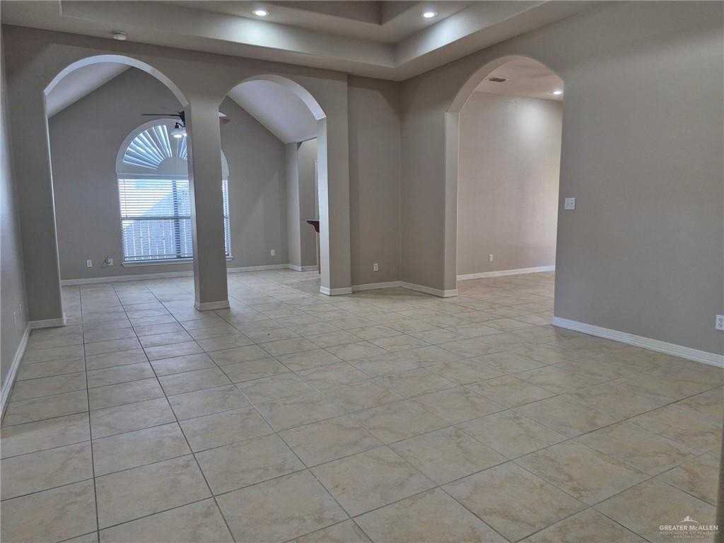 7308 N 17th St - Photo 5 of 19