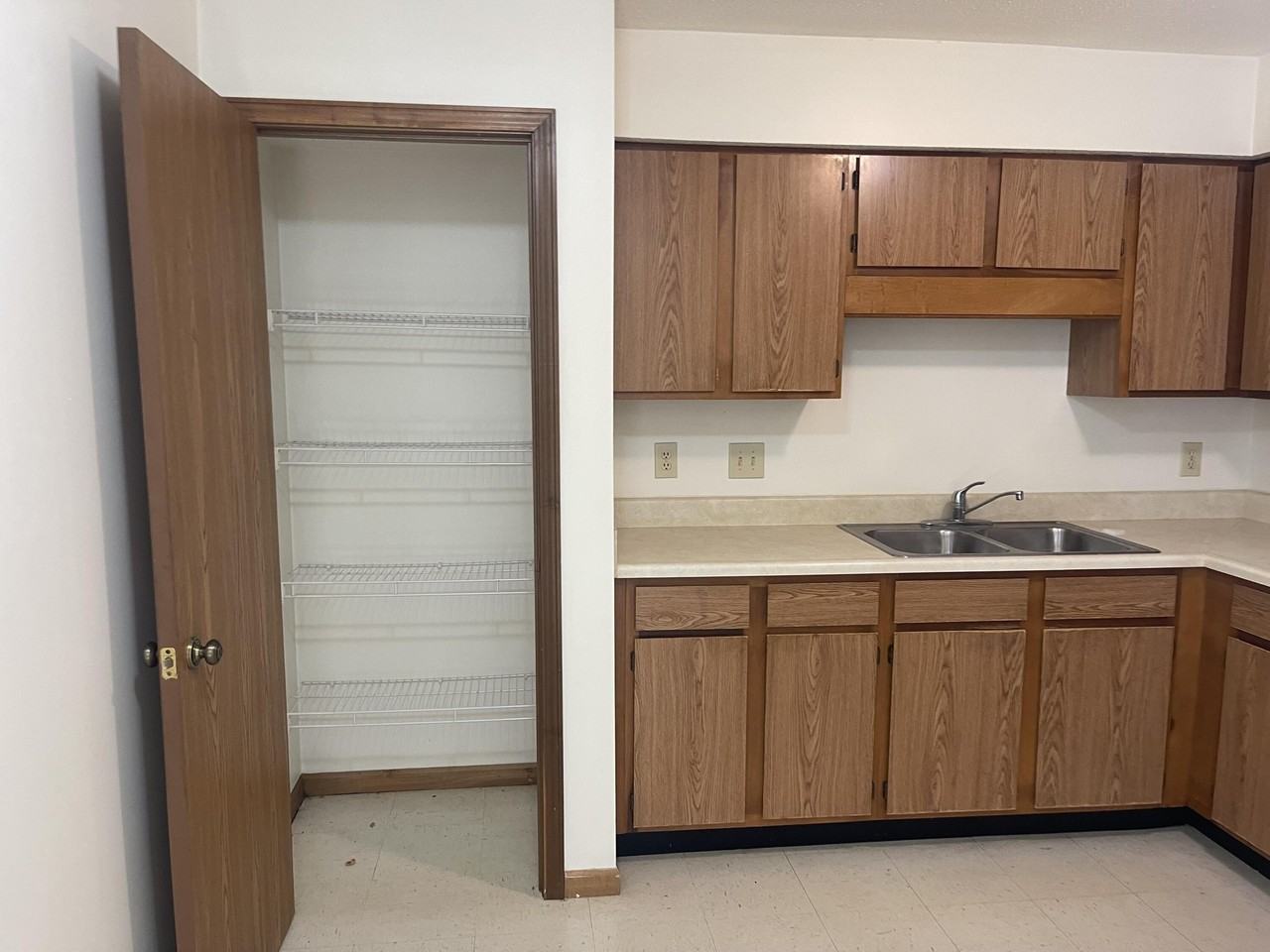 284 School St #6 - Photo 6 of 15