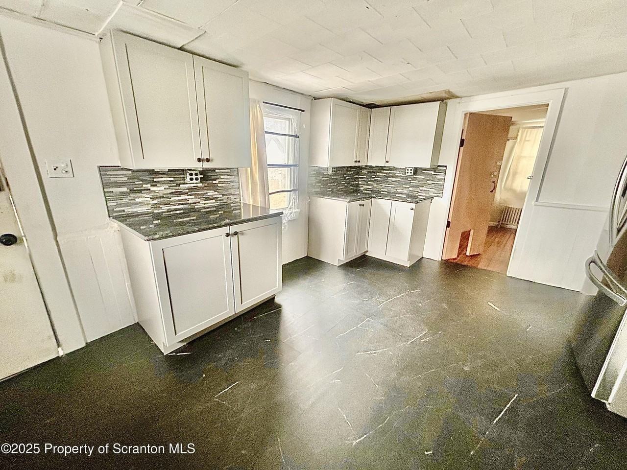 169 E Pine St - Photo 6 of 31