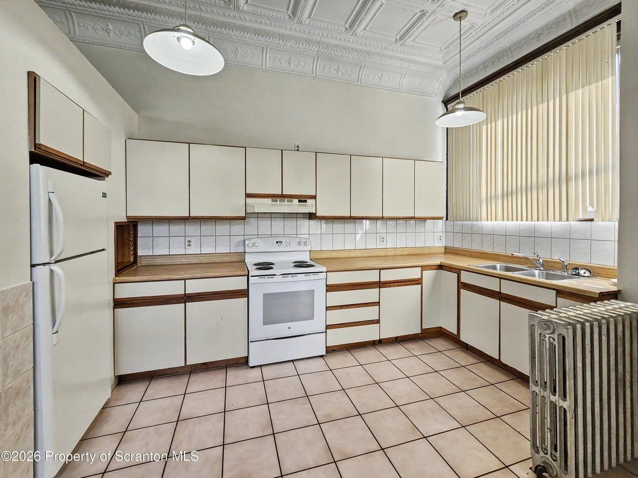1301 Main St #A - Photo 2 of 8