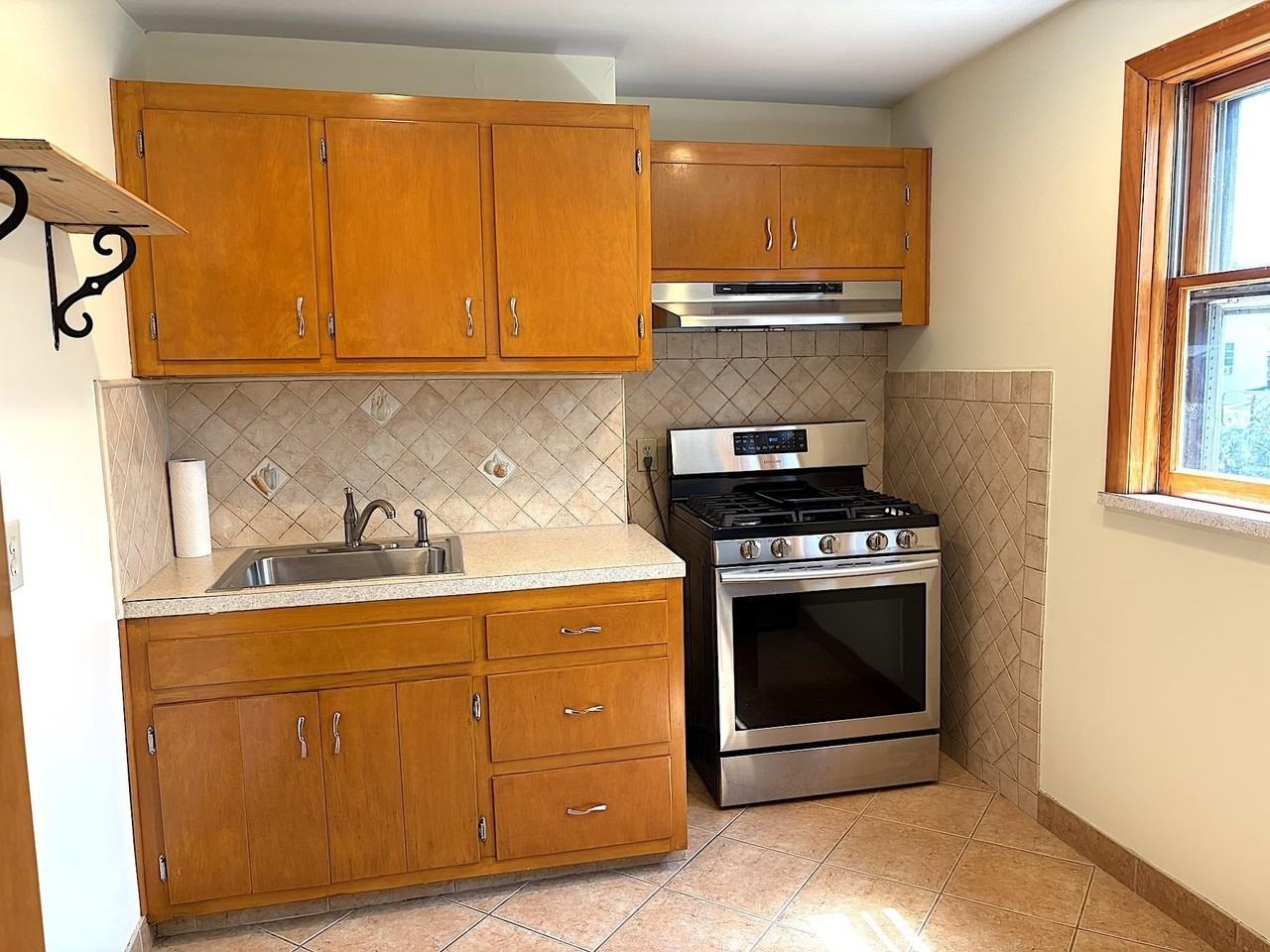 314 Webster Ave #2 - Photo 3 of 16