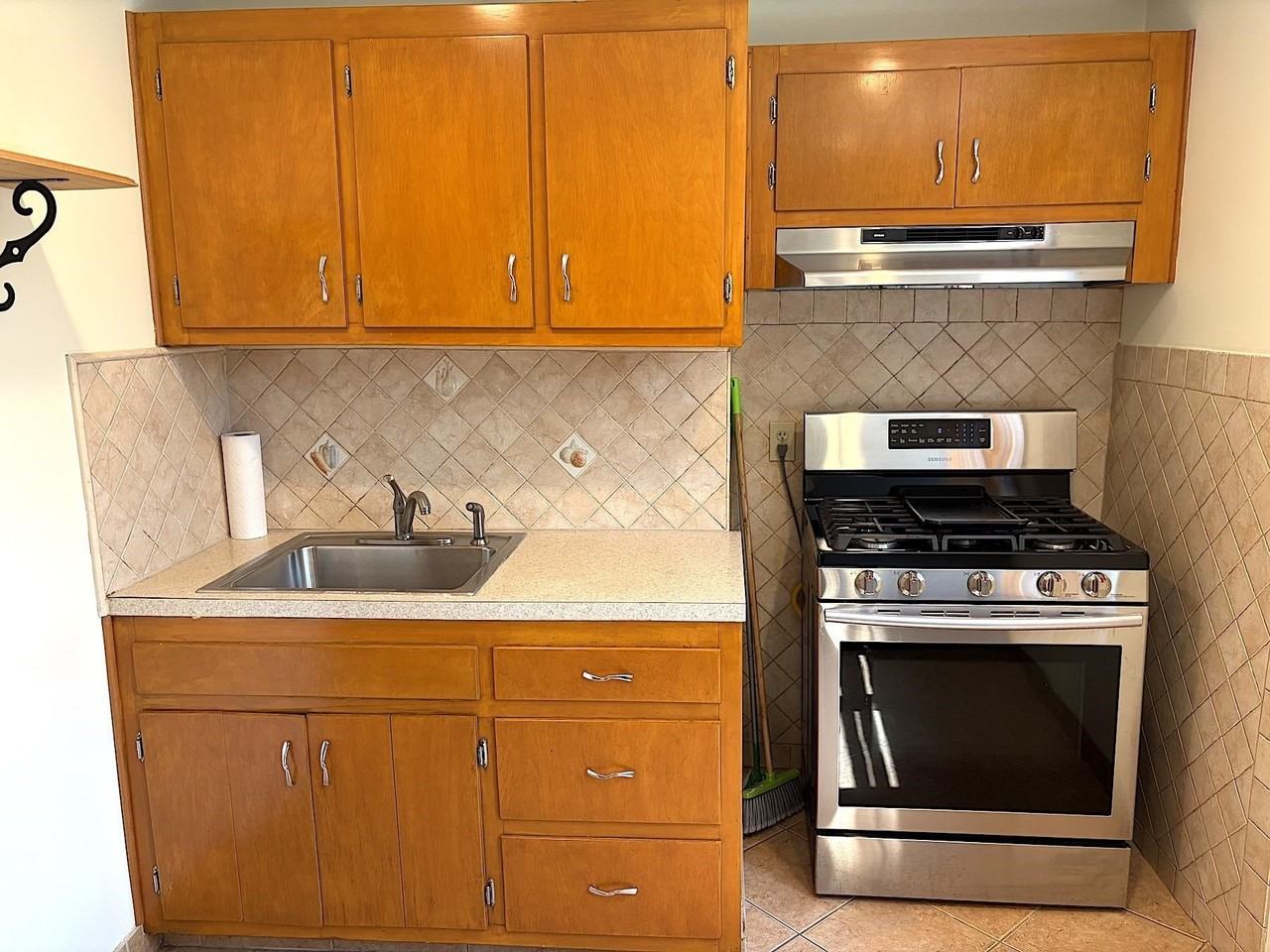 314 Webster Ave #2 - Photo 4 of 16