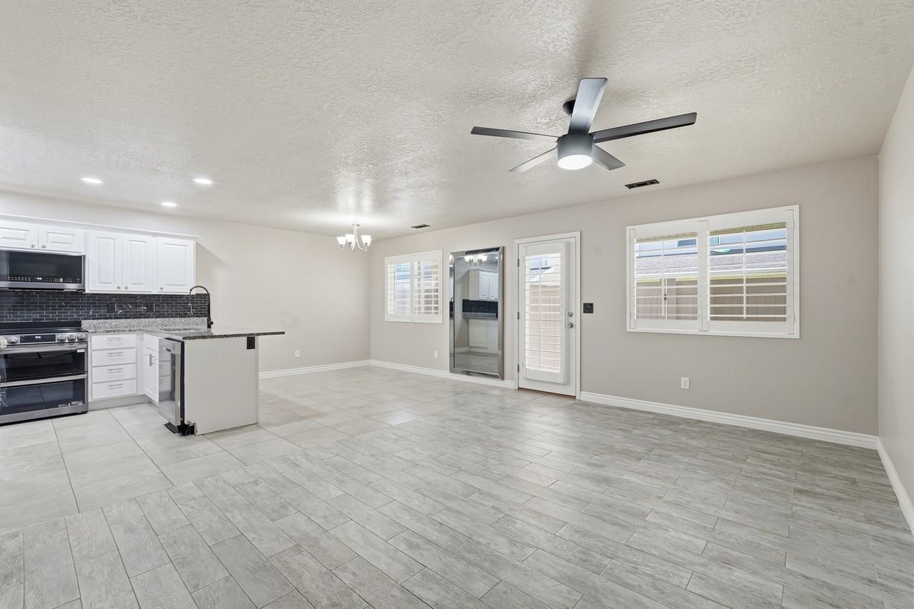 1843 W 775 N #1 - Photo 3 of 33