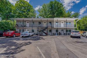 featured image of 3407 Garden Dr #4