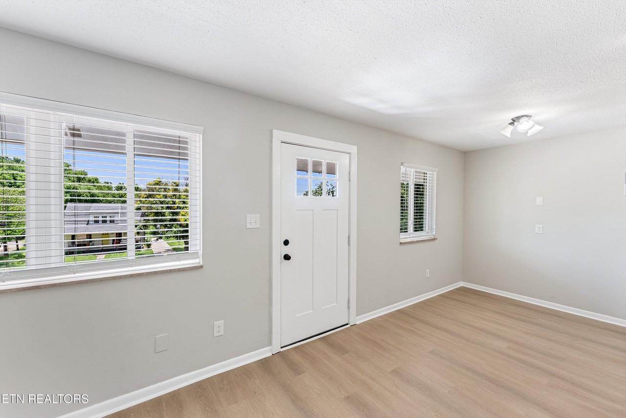3407 Garden Dr #4 - Photo 6 of 25