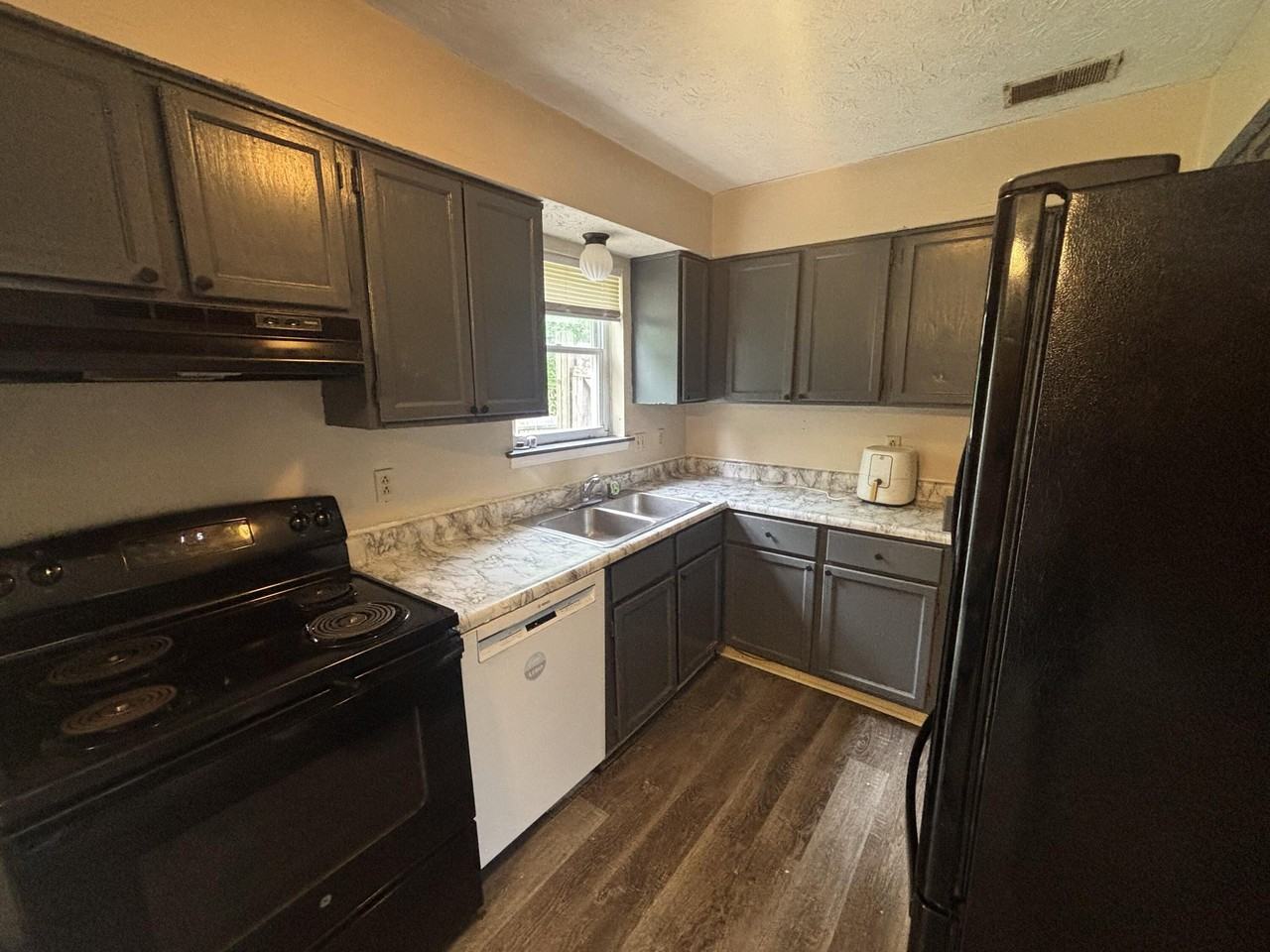 3697 Crosby Dr #A - Photo 3 of 11