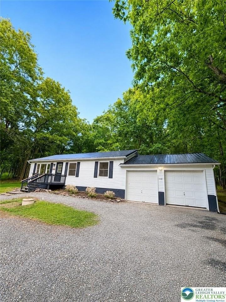 182 Mountain Rd - Photo 2 of 17