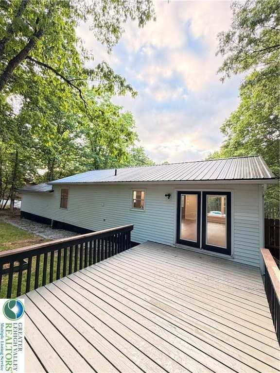 182 Mountain Rd - Photo 4 of 17