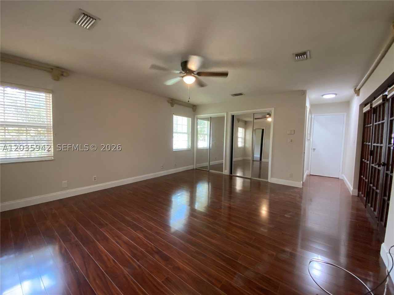 490 Bonaventure Blvd - Photo 6 of 25