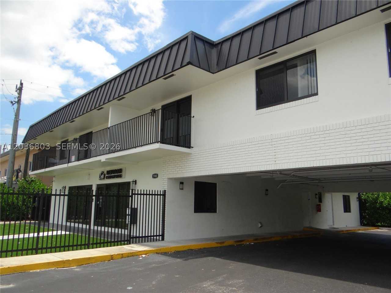 5980 Sw 40th Ave #E - Photo 2 of 26