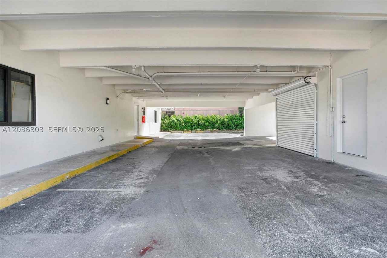 5980 Sw 40th Ave #E - Photo 3 of 26