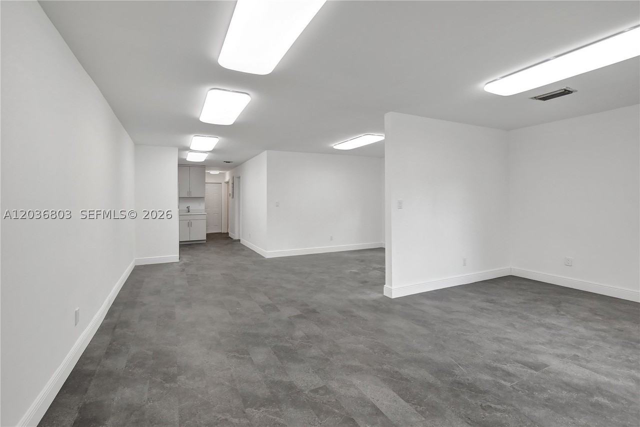5980 Sw 40th Ave #E - Photo 5 of 26
