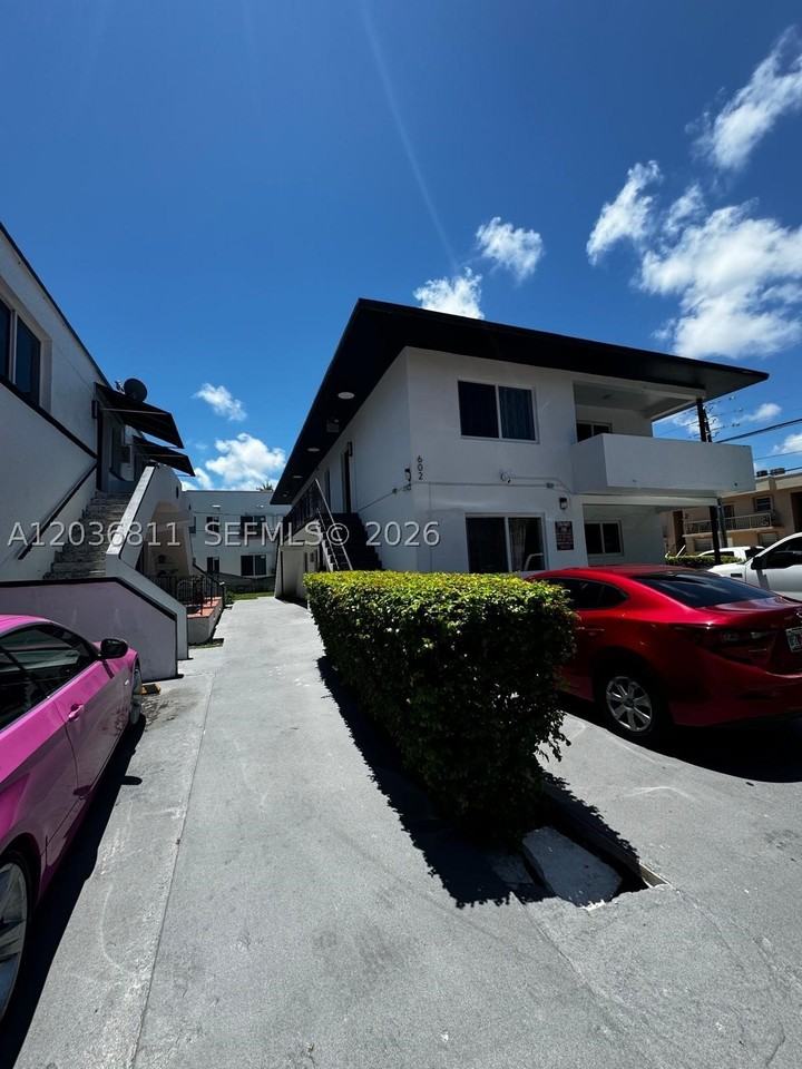 602 Sw 13th Ave #4 - Photo 6 of 10