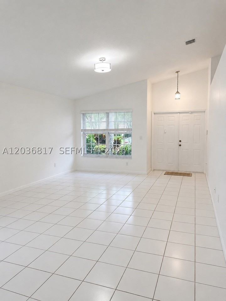 14721 Vista Verdi Rd - Photo 4 of 10