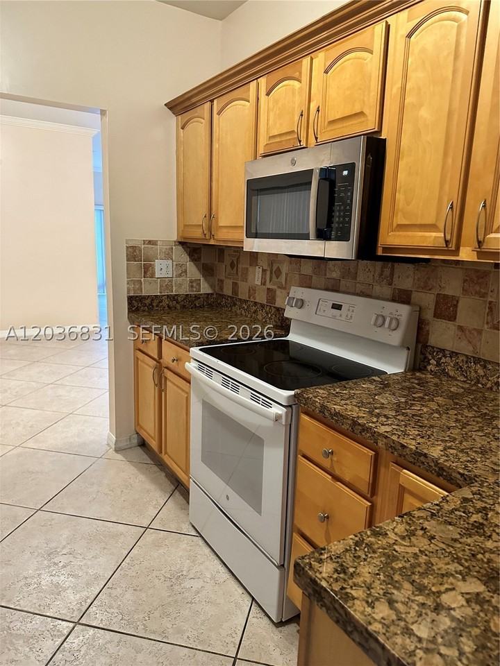 2988 Nw 7th Ct - Photo 6 of 16