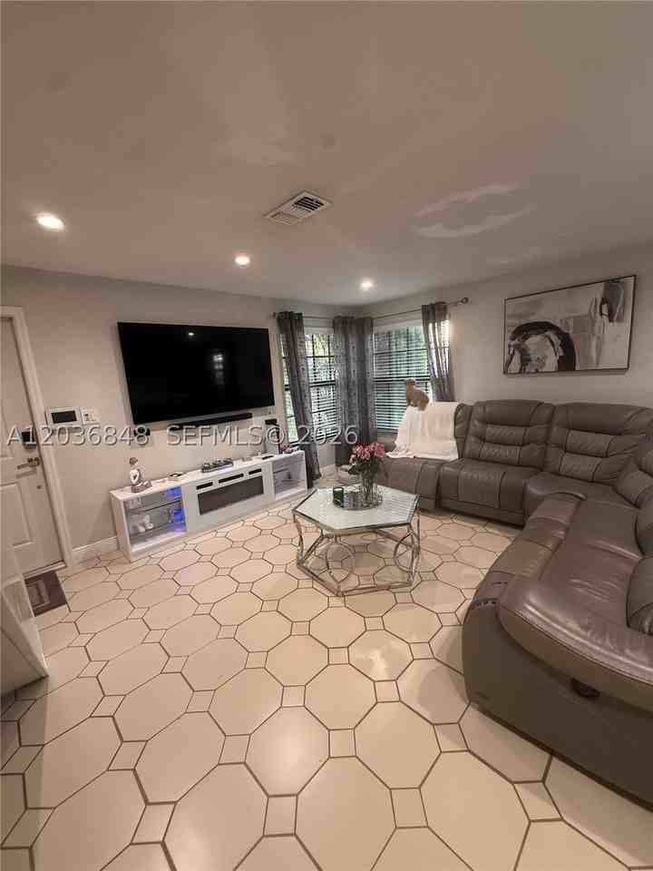 13330 Sw 59th Ter #0 - Photo 3 of 21