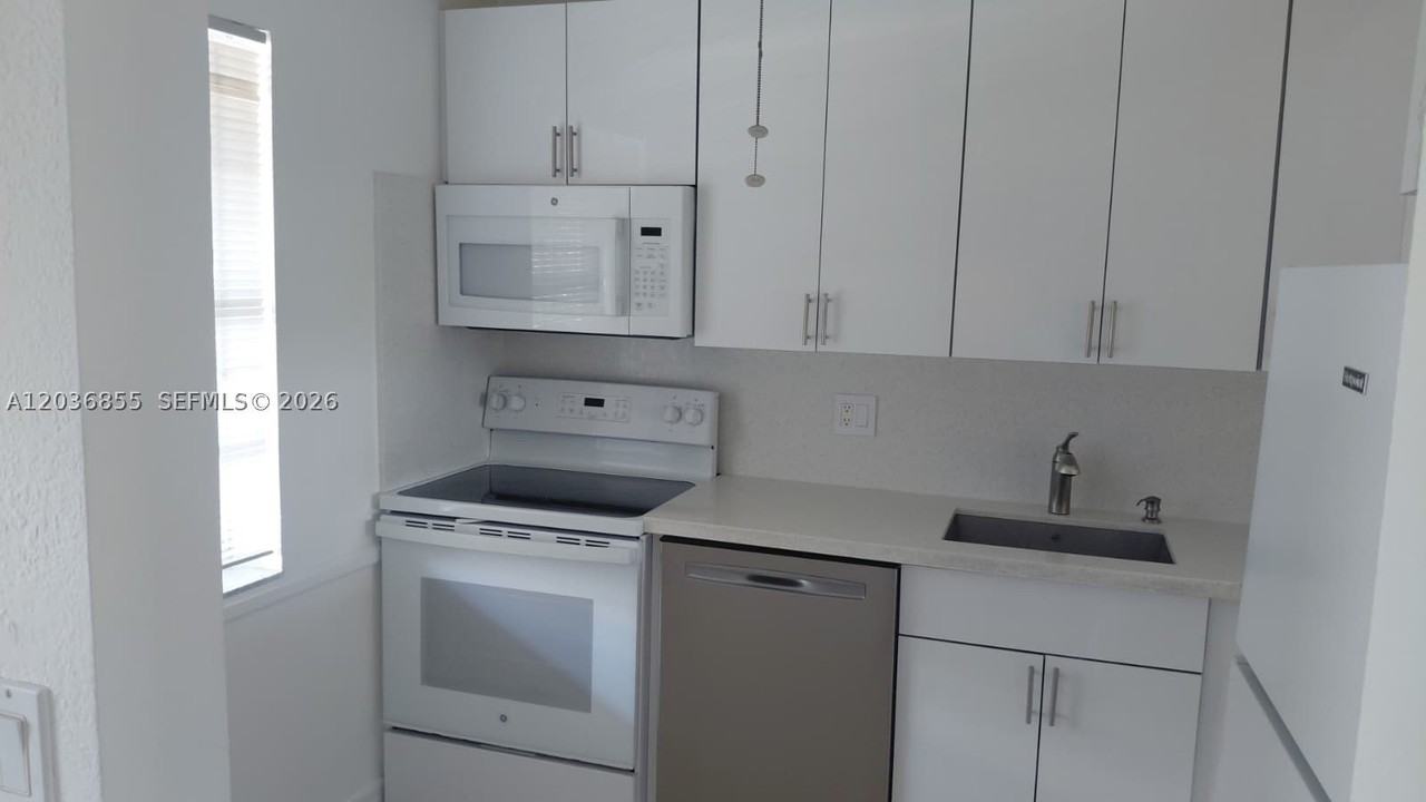 7897 Golf Circle Dr #306