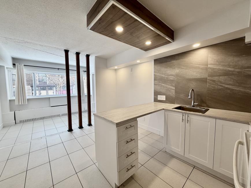 1565 Rue Rachel E - Photo 2 of 5