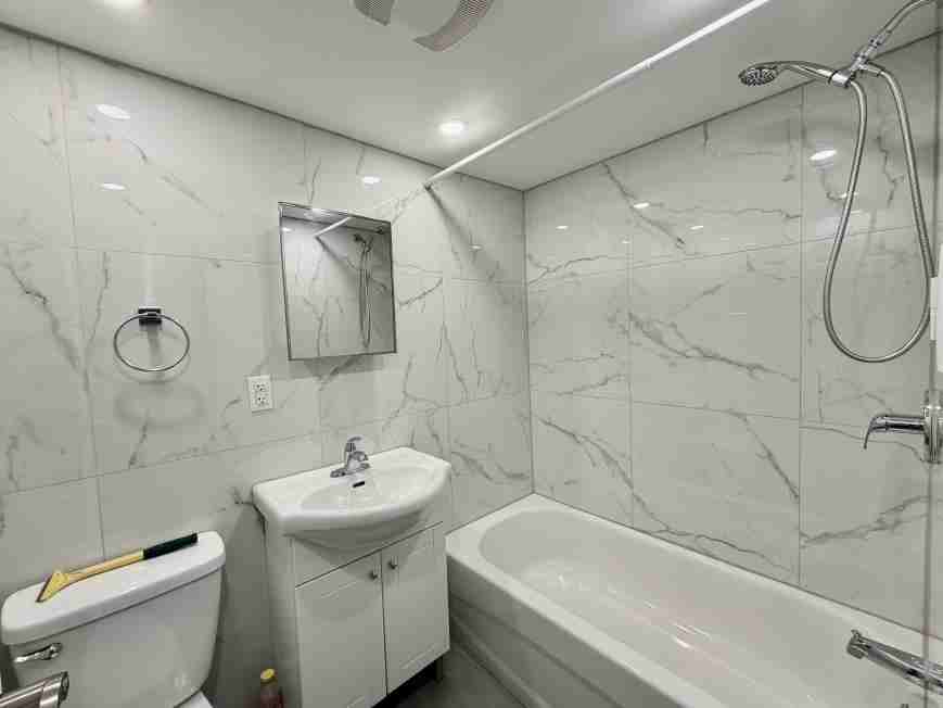 1565 Rue Rachel E - Photo 5 of 5