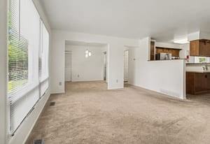 350 Hollywood Dr #1 - Photo 4 of 20