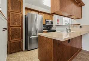 350 Hollywood Dr #1 - Photo 7 of 20