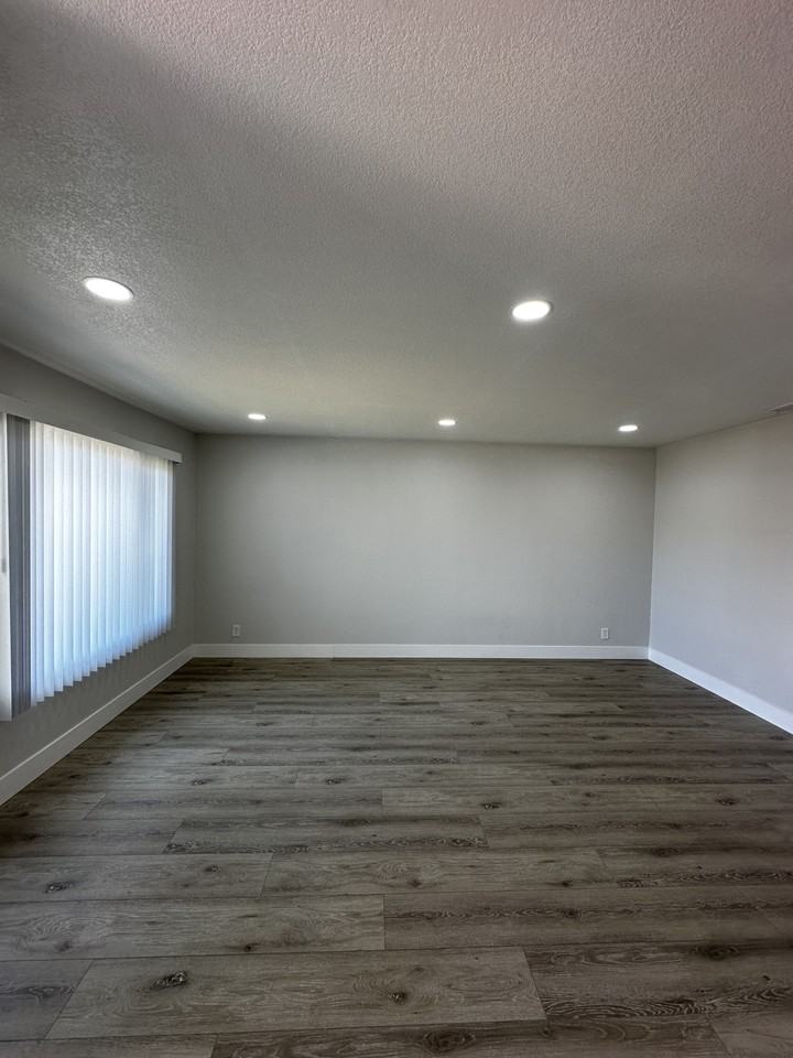 3221 San Carlos Way #1 - Photo 4 of 20