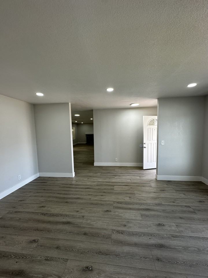 3221 San Carlos Way #1 - Photo 5 of 20