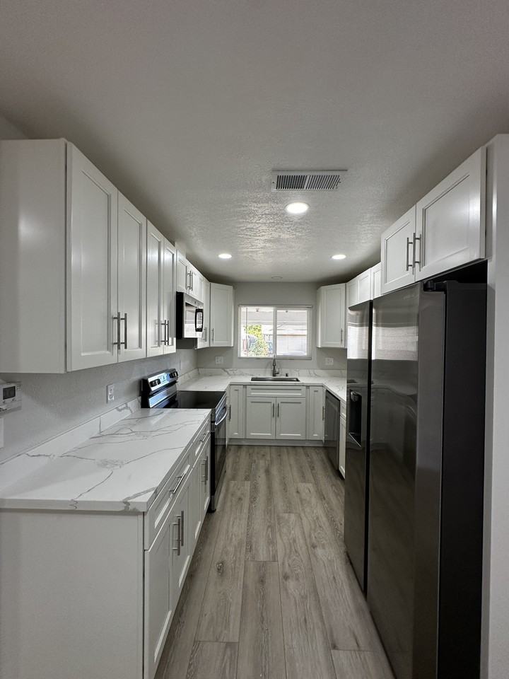 3221 San Carlos Way #1 - Photo 7 of 20