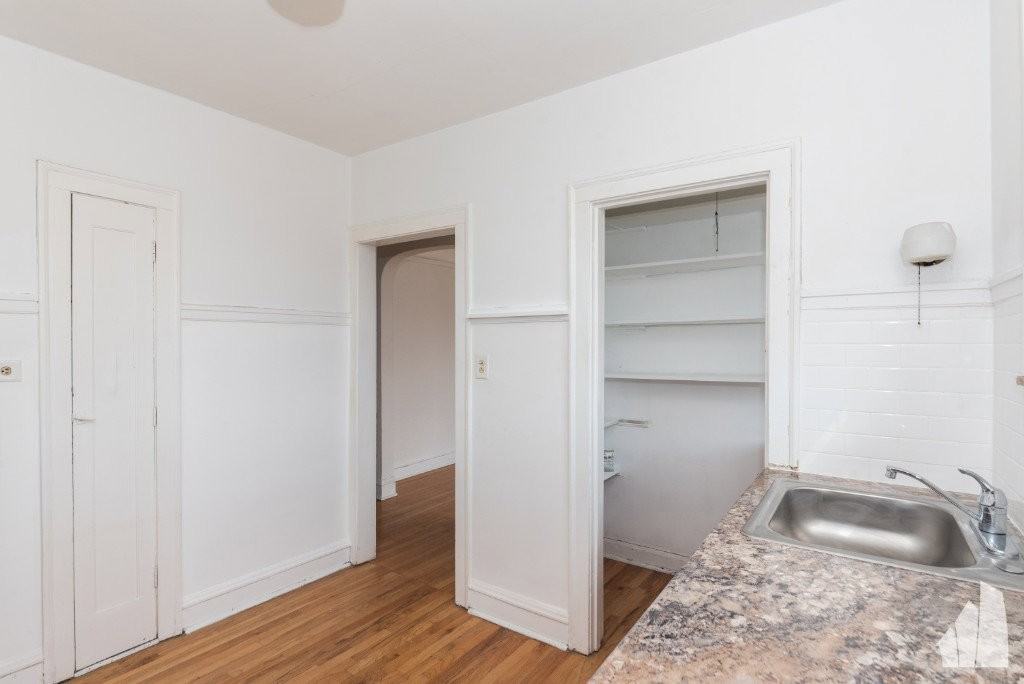 2619 W Berwyn Ave #2617-3B - Photo 3 of 8