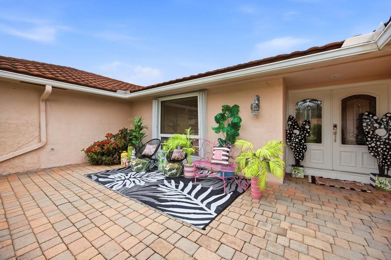 375 Nw 53rd St - Photo 4 of 17