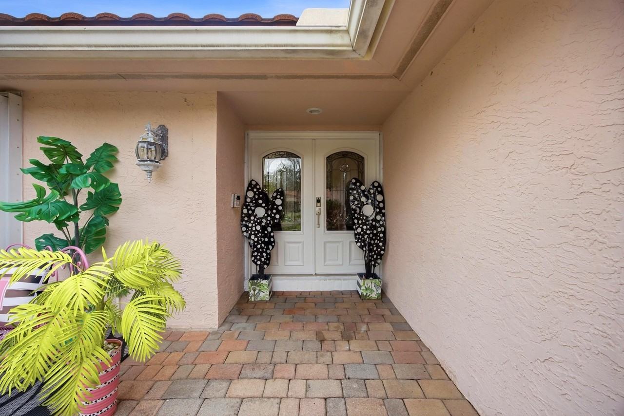 375 Nw 53rd St - Photo 5 of 17