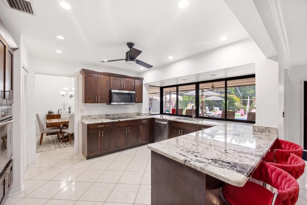 375 Nw 53rd St - Photo 7 of 17