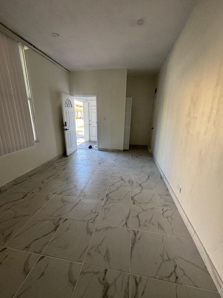 804 Orange Ave #B - Photo 3 of 10