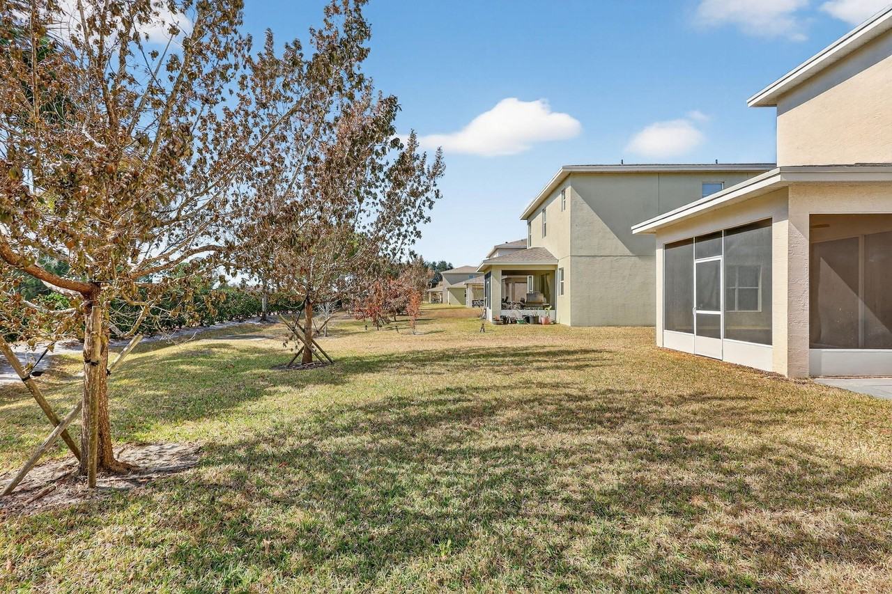 1609 Nw Cataluna Cir - Photo 3 of 20