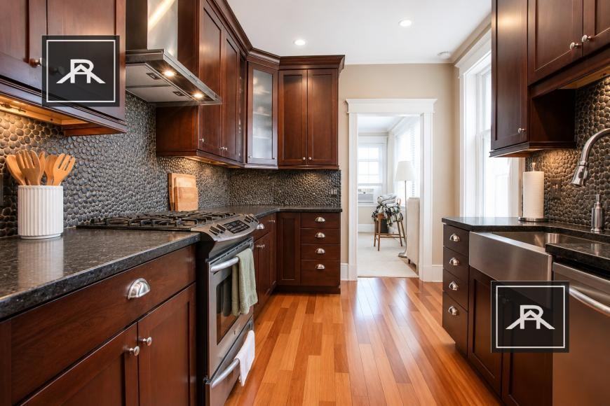 162 Strathmore Rd - Photo 2 of 10