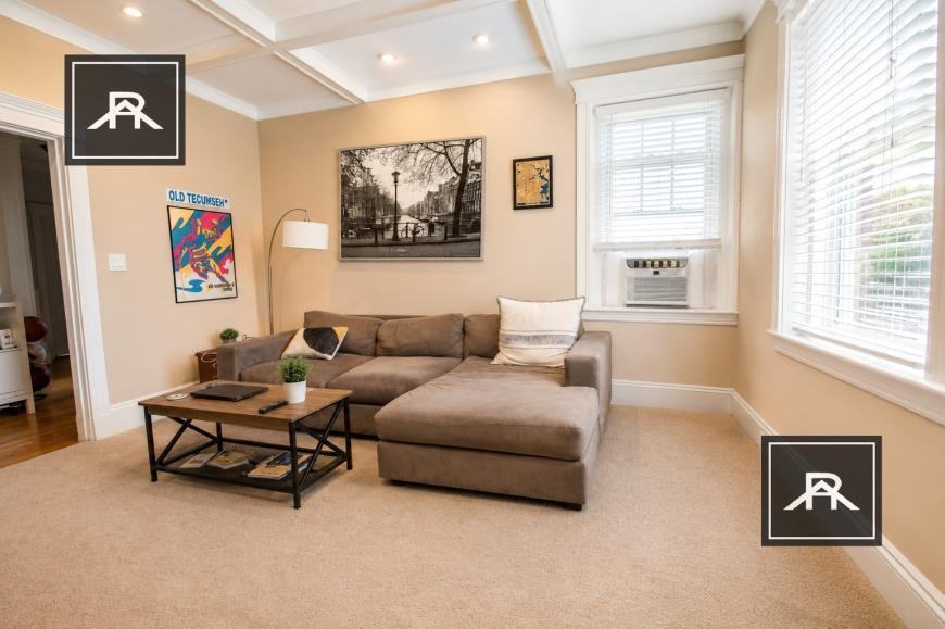 162 Strathmore Rd - Photo 7 of 10