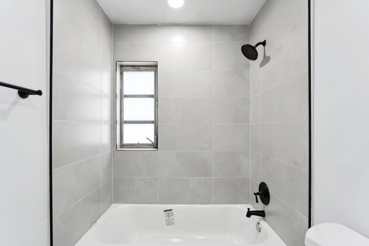573 Nw 2nd Way - Photo 7 of 9