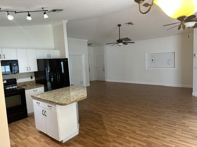 1042 Nw 6th Ave - Photo 2 of 7