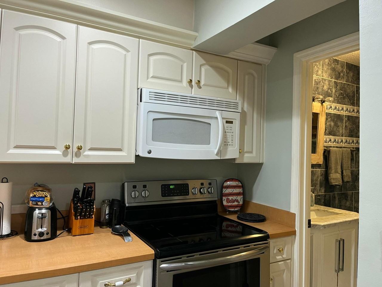 915 Riverwood Ln - Photo 6 of 14