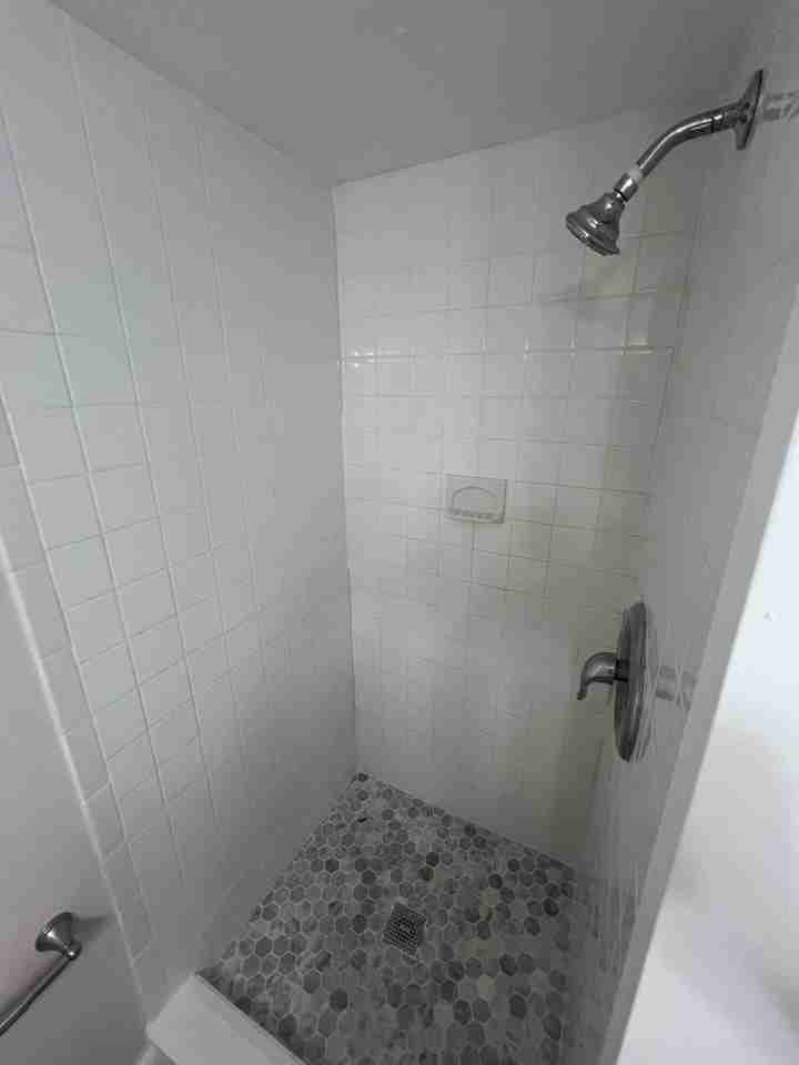 559 Ne 48th St #303 - Photo 5 of 5