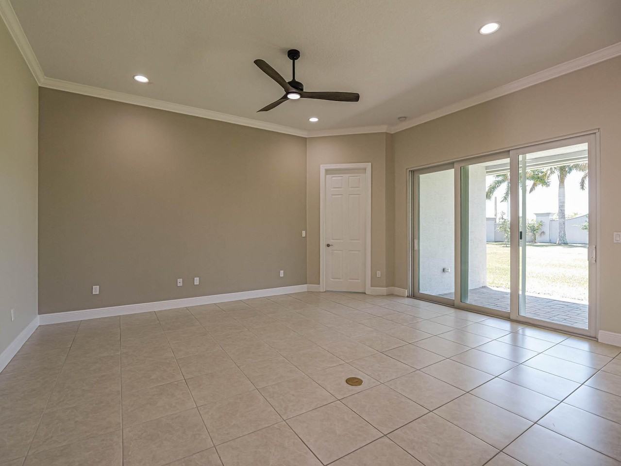 2529 Bella Vista Cir - Photo 5 of 37
