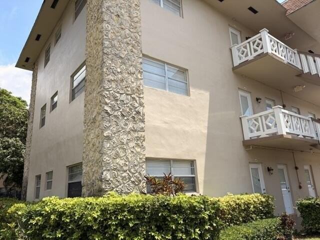 5103 Nw 35th St #401 - Photo 4 of 50