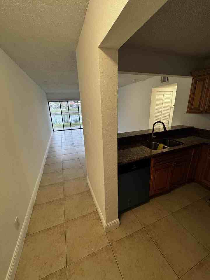 1525 Lake Crystal Dr #C - Photo 6 of 16