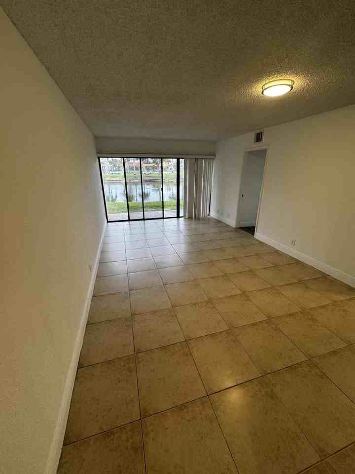 1525 Lake Crystal Dr #C - Photo 7 of 16