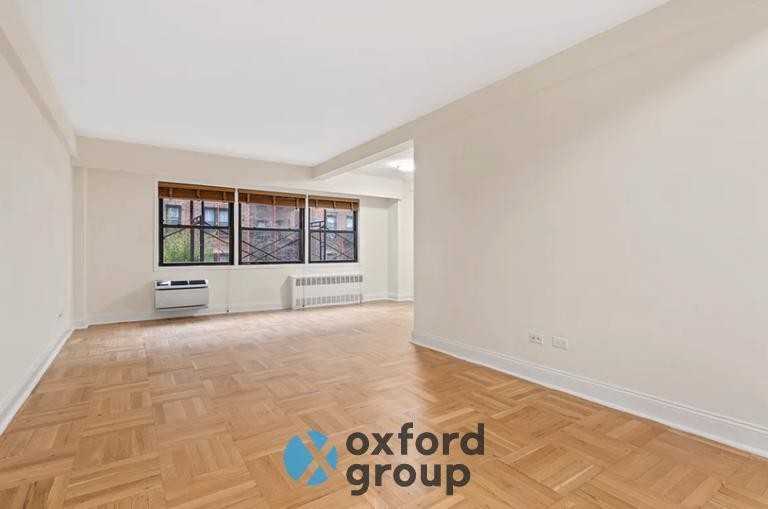 211 E 71st St - Photo 2 of 5