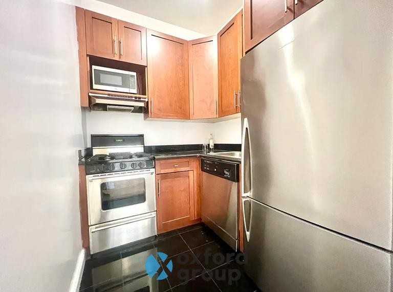 129 E 29th St