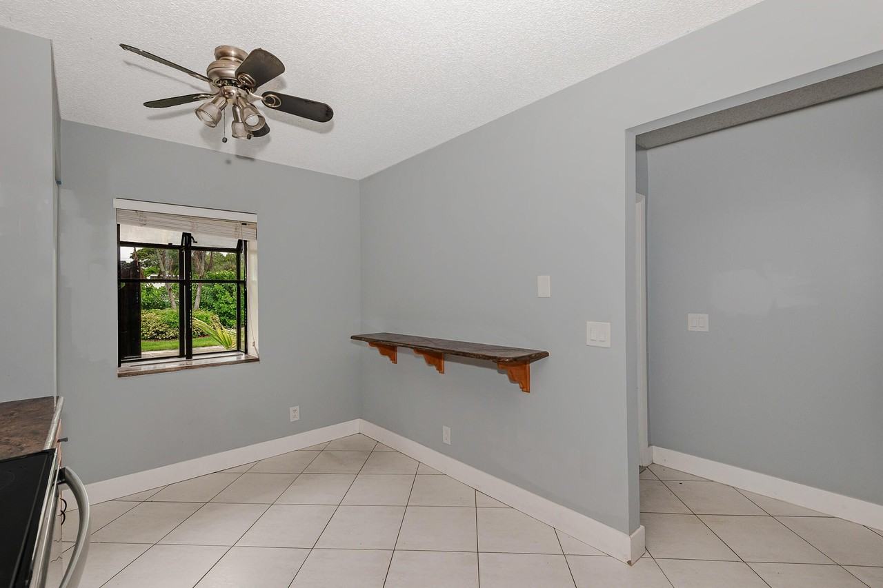 161 Meadows Dr #161 - Photo 5 of 26